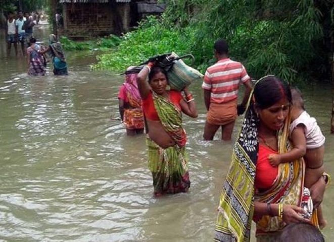 बिहार में बाढ़ से हालात बेहाल