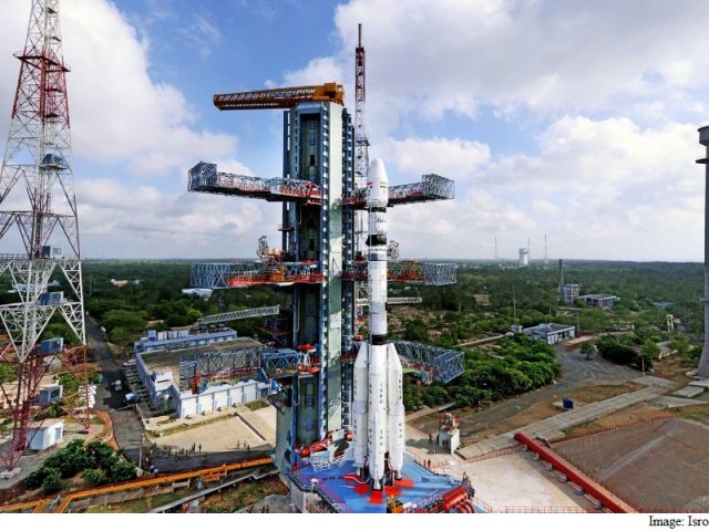 भारत ने बढ़ाए अंतरीक्ष विज्ञान में कदम, जी सैट - 6 का सफल प्रक्षेपण