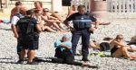 फ्रांस की शीर्ष अदालत ने शुक्रवार को स्विमसूट बुर्किनी से  हटा दिया प्रतिबंध