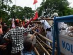 कोलकाता में वामा मोर्चा किसान रैली हुई हिंसक, पुलिस ने खदेड़ा