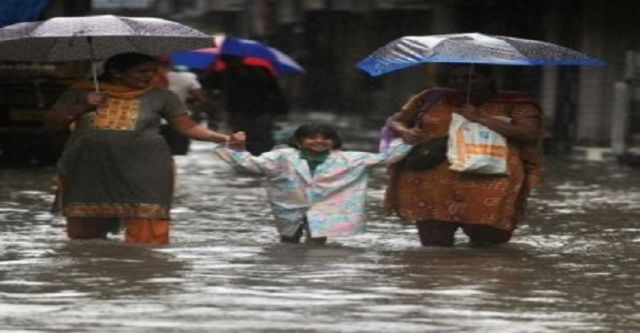 शिवपुरी में हुई भारी बारिश, शासकीय एवं अशासकीय विद्यालयों में 1 सितंबर को घोषित किया गया अवकाश