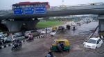 बारिश के कारण दिल्ली बेहाल, भारी ट्रैफिक जाम