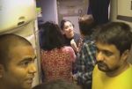 Video: साथियों के लिये विमान में खड़ा किया हंगामा