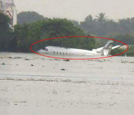 चैन्नई बाढ़ का प्रकोप: हवाई जहाज बना जल जहाज