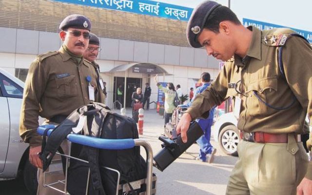 विमानयात्रियों के हैंडबैग को सुरक्षा टैग से मिली मुक्ति
