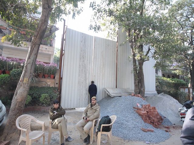 दिल्ली में इमारत का बेसमेंट ढहा, 1 मरा, 5 घायल