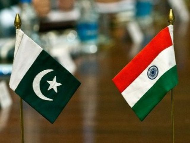 भारत ने कहा : आंतरिक मामलों में दखल न दें पाकिस्तान