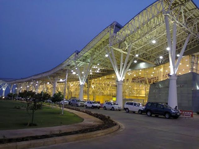 रायपुर मे खड़े बांग्लादेशी विमान का पार्किंग किराया हुआ 7 लाख 80 हजार