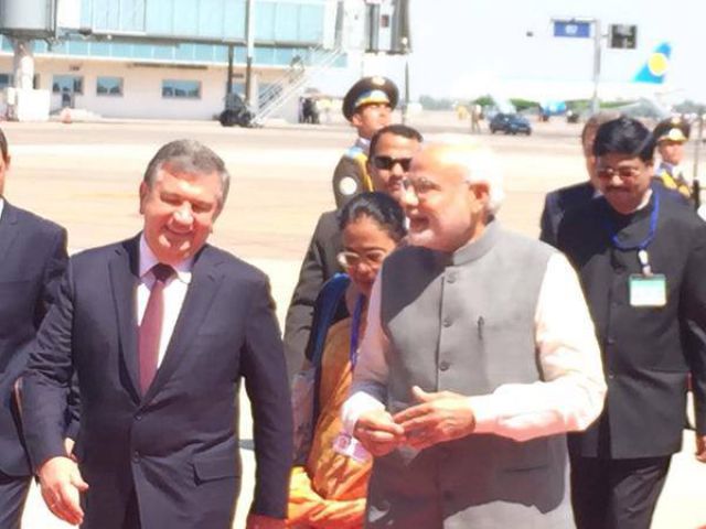 प्रधानमंत्री नरेंद्र मोदी उज्बेकिस्तान पहुंचे