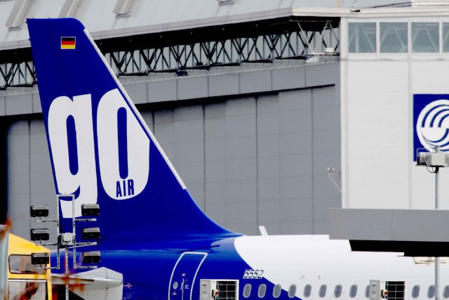Go Air की फ्लाइट चेन्नई एयरपोर्ट पर ऐरोब्रिज से टकराई,168 यात्री थे सवार