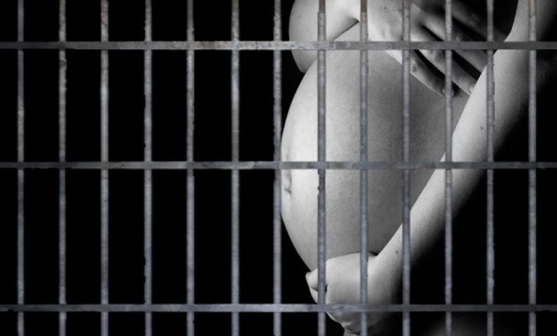 प्रशासन पर सवाल : 8 माह से जिला जेल में बंद युवती हुई प्रेग्नेंट, लेकिन कैसे ?