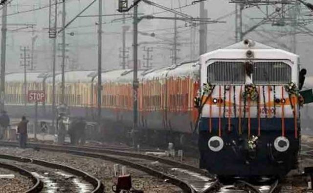 रेलवे का प्रयास, न अब ट्रेनें देर होगी और न ही कोहरे के कारण हादसे