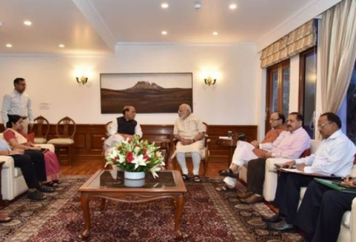 फैसला आॅन द स्पाॅट, कश्मीर-पाकिस्तान पर PM मोदी लेंगे बैठक
