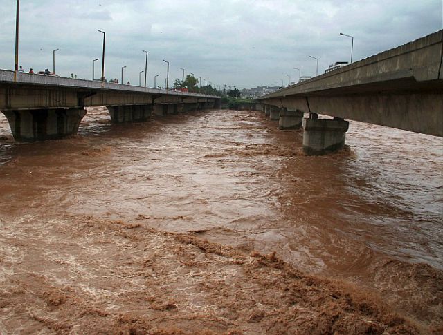 कश्मीर में बाढ़ का कहर, प्रशासन ने जारी किया अलर्ट