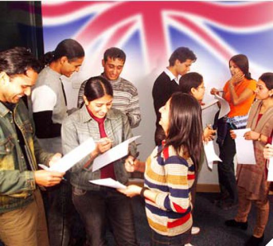 अब भारतीय छात्र ब्रिटेन में नहीं कर पाएंगे नौकरी