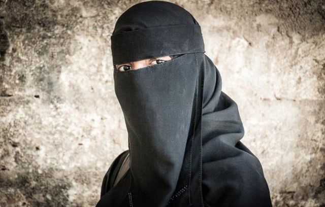 पांच साल के बेटे के साथ ISIS में शामिल होने जा रही थी महिला, गिरफ्तार