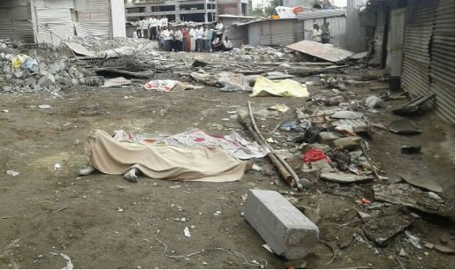पुणे में अंडर कंस्ट्रक्शन बिल्डिंग गिरने से 9 की मौत, 10 घायल