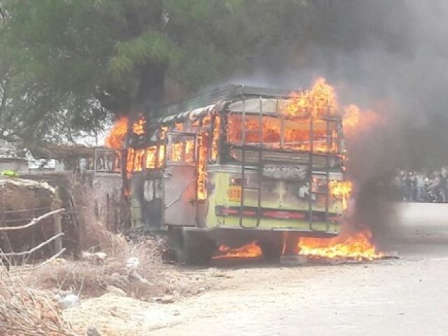 बेकाबू बस घुसी घर में ली एक महिला की जान