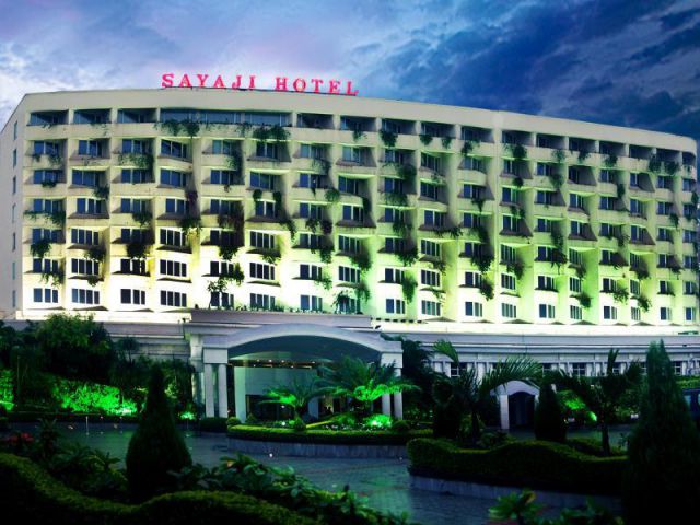 इंदौर का प्रसिद्ध होटल एक बार फिर विवादों के घेरे में
