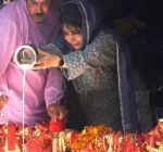 कश्मीरी पंडितों के बिना कश्मीर अधूरा हैः महबूबा