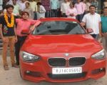 IIT उत्तीर्ण करने पर गिफ्ट में मिली BMW कार