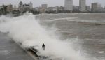 मानसून की दस्तक से मुंबई बेहाल, समुद्र से उठेगी 15 फिट ऊँची लहर