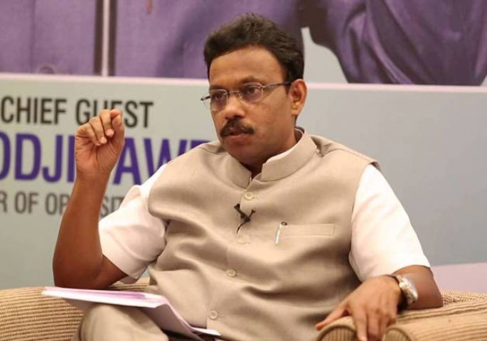 महाराष्ट्र में शिक्षामंत्री पर लगे भ्रष्टाचार के आरोप