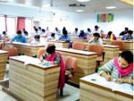 मुंबई के ठाणे में लिया शिक्षकों का टेस्ट