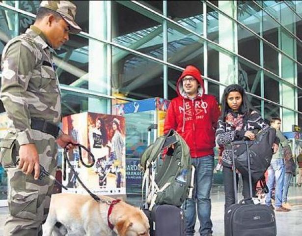 कोलकाता हवाईअड्डे को 24 घंटे के अंदर उड़ा देने की धमकी, सुरक्षा बढ़ाई