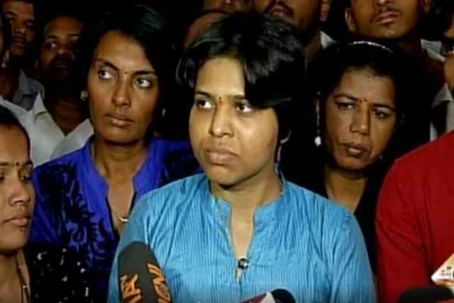 तृप्ति देसाई ने की संघ प्रमुख से महिलाओं को अधिकार दिलवाने की मांग