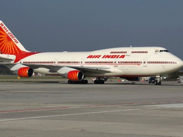 दिल्ली एयरपोर्ट पर बम की सूचना से मचा हड़कंप