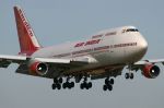 एयर इंडिया ने मुंबई एयरपोर्ट पर कराई इमरजेंसी लैंडिंग,क्यों ?