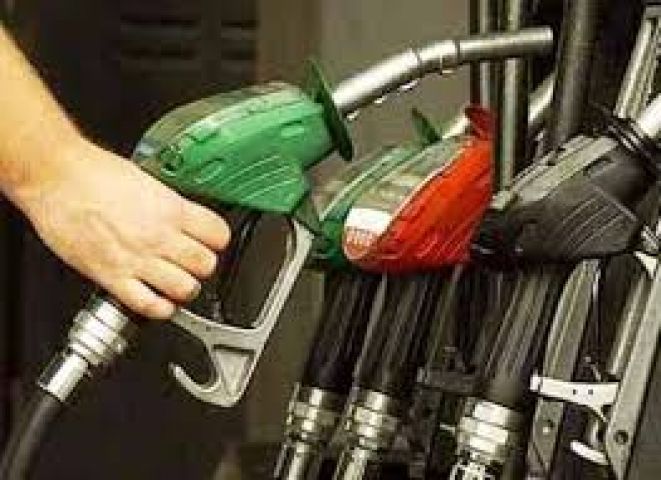 पेट्रोल, डीजल की कीमते बढ़ी पेट्रोल 1.06 रुपये प्रति लीटर, डीजल 2.94 प्रति लीटर महंगा