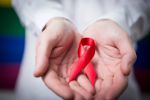 HIV पीड़ितों को मिले बीमा सुविधाएँ