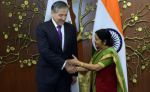 ताजिकिस्तान के विदेश मंत्री और सुषमा स्वराज के बीच हुई मुलाकात