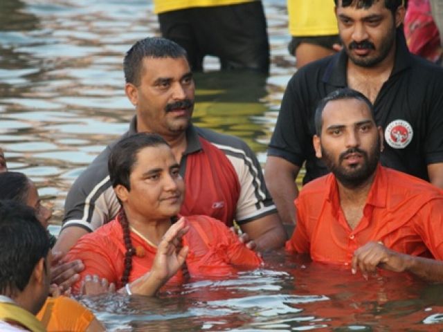साध्वी प्रज्ञा सिंह पहुंची उज्जैन, तबियत खराब होने पर अस्पताल में भर्ती
