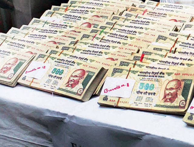 2 लाख रुपये के फर्जी नोट के साथ 2 आरोपी गिरफ्तार