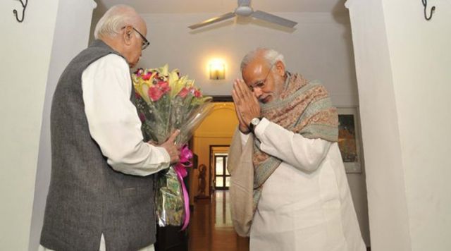 आडवाणी के घर पहुंचे PM मोदी, दी जन्मदिन की शुभकामना