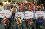 251 दूल्हों ने निकाली प्रदूषण मुक्ति साइकिल रैली