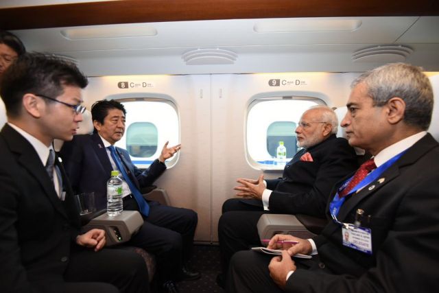 PM मोदी ने किया बुलेट रेल का सफर