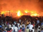 लखनऊ : भीषणतम अग्निकांड में जलकर खाक हुए 200 घर