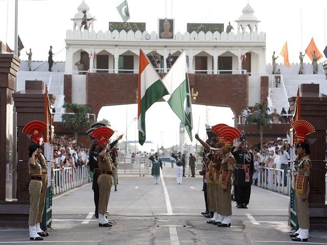 वाघा बार्डर पर सामने आई BSF की बड़ी लापरवाही, जीरो लाइन पर स्कार्पियो लेकर घुसा NRI