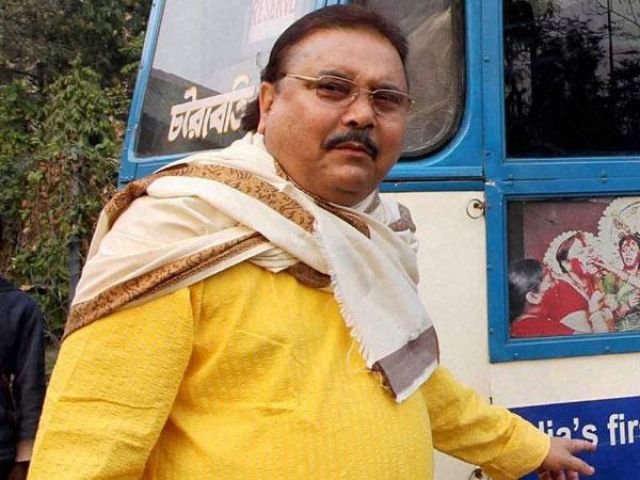 शारदा घोटाले में आरोपी बंगाल के मंत्री मदन मित्रा ने दिया इस्तीफा