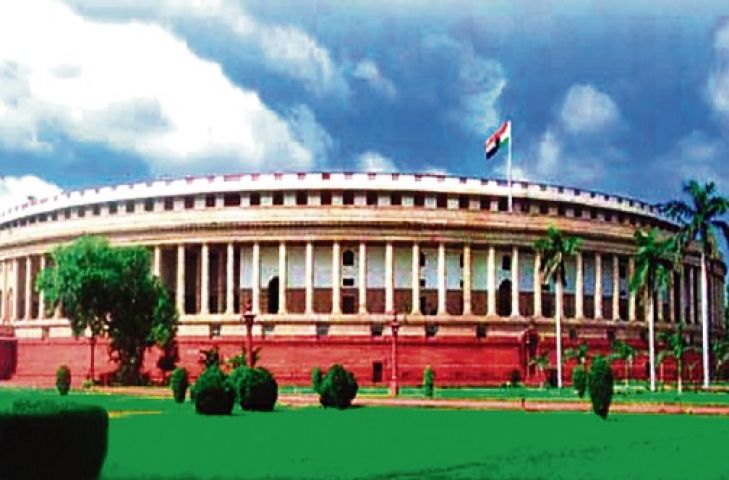 संसद में हंगामा जारी,विपक्ष ने कहा भ्रष्टाचारी बताने पर पीएम माफ़ी मांगे