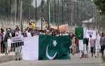 ईद-उल-जुहा पर श्रीनगर में पाकिस्तानी झंडे लहराने वालो को हिरासत में लिया