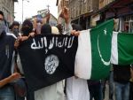 श्रीनगर में भड़की हिंसा : लहराए पाकिस्तान, ISIS के झंडे