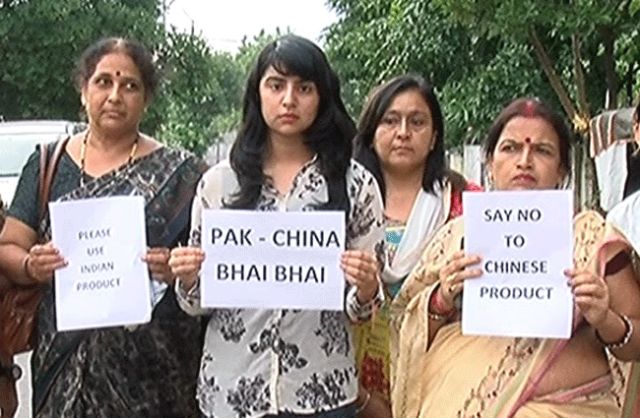 चीन को सबक सिखा रहे भारतीय, बाजार में गिरी चाईना माल की डिमांड