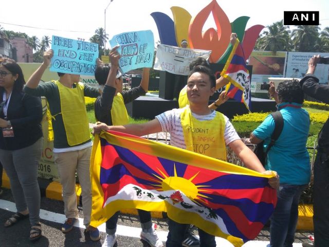 चीनी राष्ट्रपति का तिब्बतियों ने किया विरोध