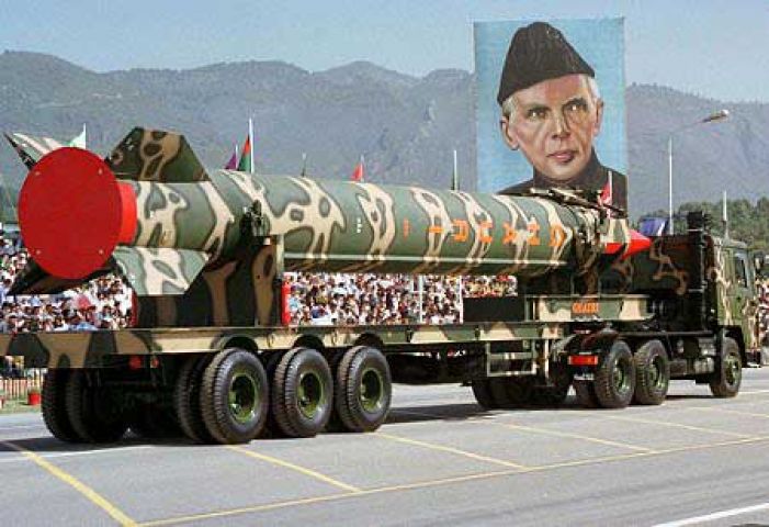 पाकिस्तान दुनिया की पांचवी सबसे बड़ी परमाणु ताकत बनने की राह पर