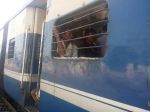 रतलाम: डेमू ट्रेन पर किया गया पथराव